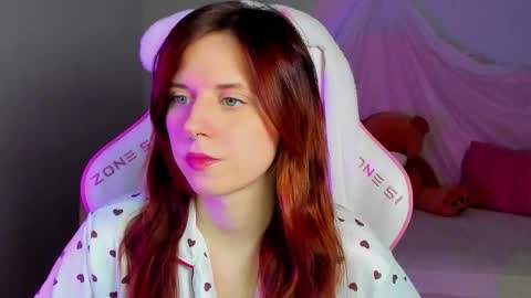 FreyaVey online show from February 26, 7:07 am