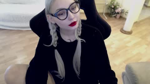 Snapshot of fromsun_forsoul chatting on March 11, 7:46 am Lilith online show from March 11, 7:46 am