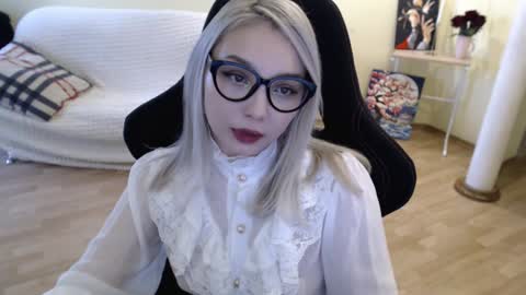 Snapshot of fromsun_forsoul chatting on February 6, 6:29 am Lilith online show from February 6, 6:29 am