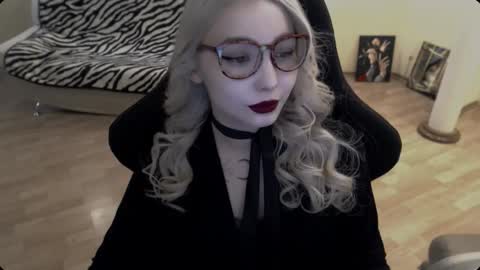 Lilith online show from November 25, 11:34 am