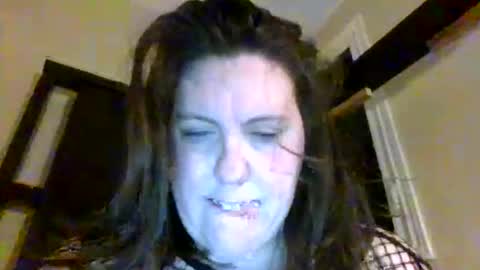 fuzzypeaches87 online show from March 2, 5:08 am