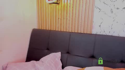 Gabriela Evans MS online show from February 1, 2:10 am