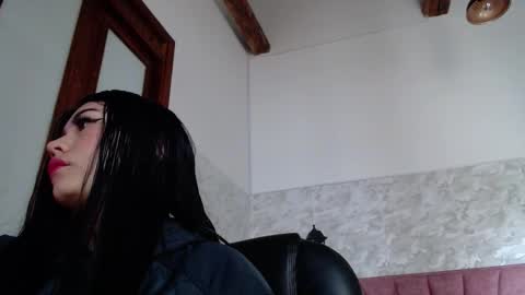 Snapshot of gabriella27_ chatting on September 29, 12:32 pm gabriella online show from September 29, 12:32 pm