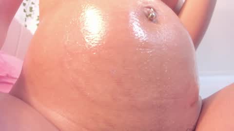 Snapshot of gabrielle_steele chatting on December 27, 6:42 pm   online show from December 27, 6:42 pm