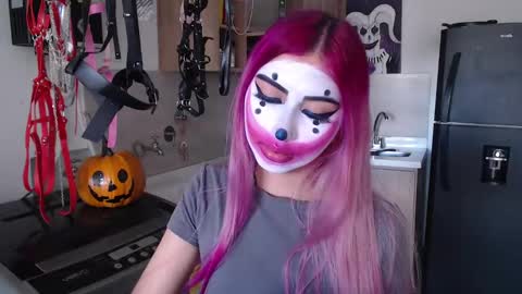 gabygumms online show from October 9, 6:01 pm