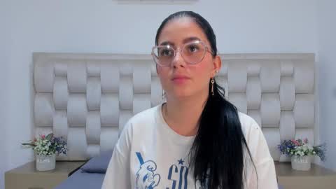 gabyjhons online show from December 19, 5:05 pm