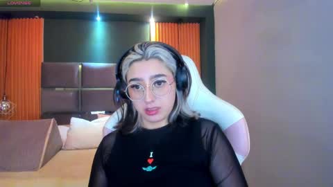 gabyrose9 online show from May 6, 4:27 am
