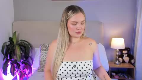 Gaia Baker  online show from July 30, 2:07 pm