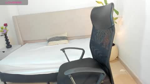 Gayle Tate online show from January 15, 11:43 am