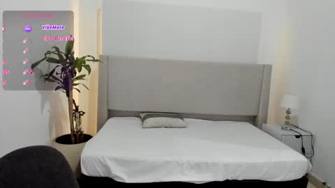 Gayle Tate online show from January 10, 11:54 am