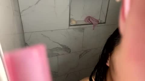 qeekqueenn online show from February 8, 2:36 am