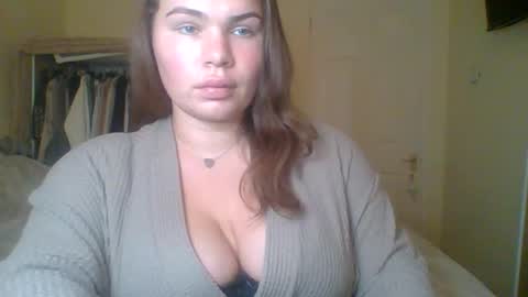 Snapshot of gemmarmalade chatting on October 9, 9:24 am GEMMARMALADE online show from October 9, 9:24 am
