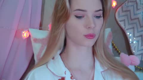 Snapshot of gentlerossi chatting on January 15, 3:18 pm GentleRossi online show from January 15, 3:18 pm