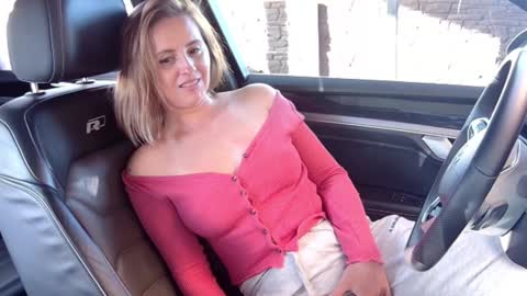 Melissa online show from March 27, 2:40 pm