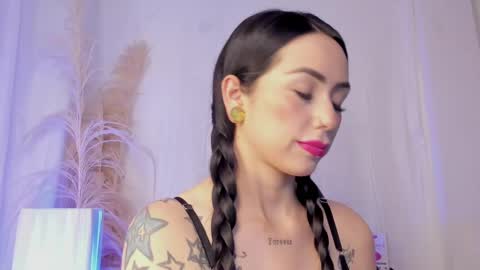 G E O R G I N A online show from December 4, 5:33 pm