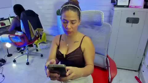 geralfernandez online show from May 12, 7:42 pm