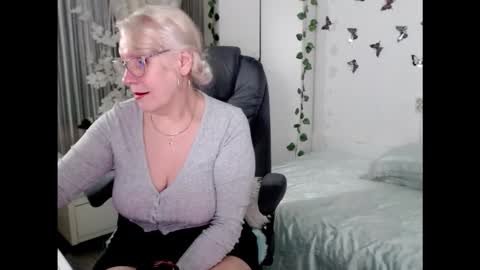 Ghertrudequeen online show from March 7, 4:52 am