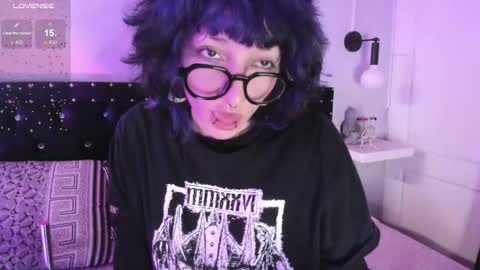 Allison  online show from February 9, 8:11 pm