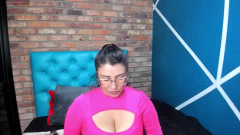 G I A  FOX online show from October 8, 4:00 pm