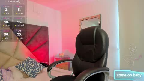 Gia  online show from November 25, 5:37 pm