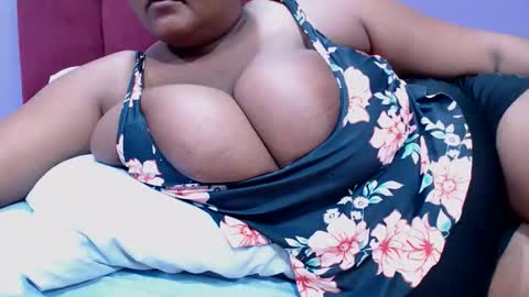 gianttitts online show from March 8, 2:43 pm