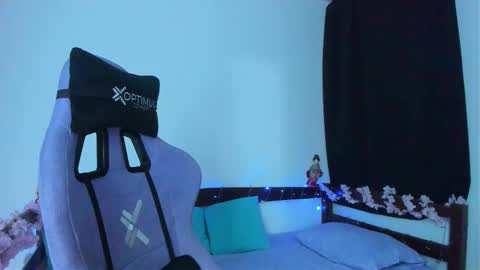 gigimooon online show from November 5, 1:33 am