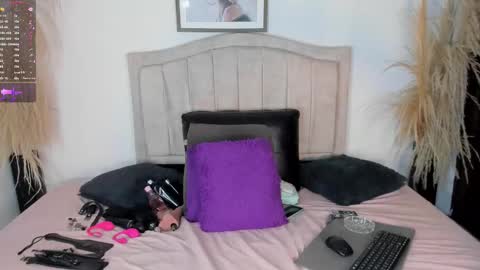 pamela online show from March 5, 4:19 am