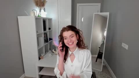 Snapshot of gin_yoon chatting on February 10, 6:31 am Gin online show from February 10, 6:31 am