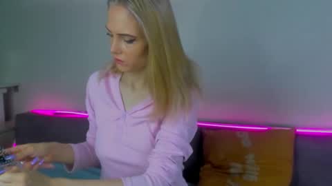 Gina online show from December 18, 10:53 am