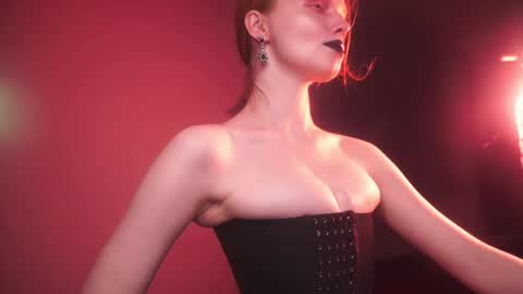        im expecting 350 thumbs up on my altar   online show from September 18, 10:30 pm