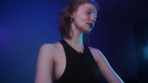        im expecting 350 thumbs up on my altar   online show from October 8, 10:14 pm