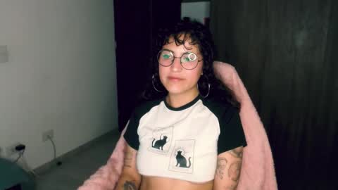 giny_bean online show from February 18, 10:03 am