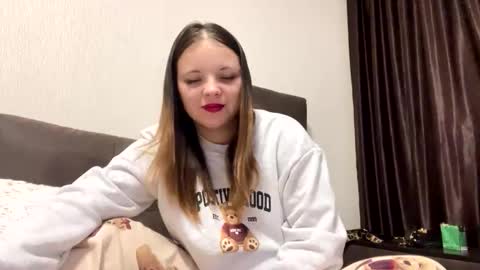 girl_shy07 online show from January 5, 10:57 pm