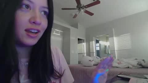 Jasmine online show from March 8, 2:16 pm