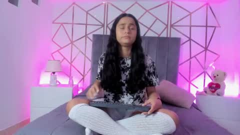 GISELLE ROLDAN online show from February 20, 11:53 am