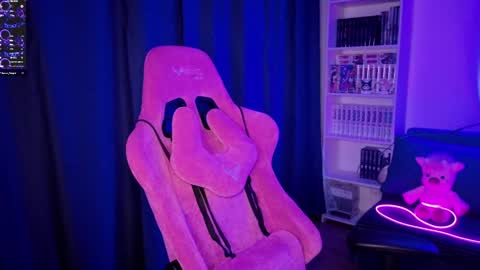 AlexaMillis online show from June 5, 9:32 pm