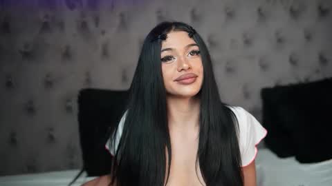 Snapshot of giuliasya chatting on October 12, 10:34 pm Giulia online show from October 12, 10:34 pm