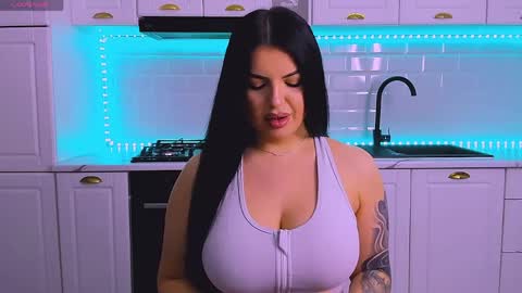 Giulia online show from March 19, 9:30 pm