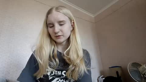 Laura online show from April 11, 7:45 am