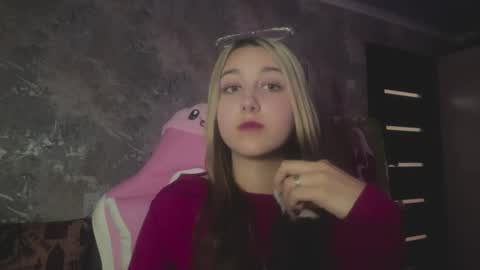 Kelly online show from April 14, 1:55 pm