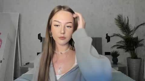 Lina online show from October 12, 8:39 am