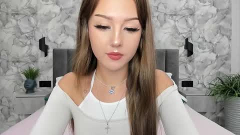 Lina online show from November 2, 8:40 am