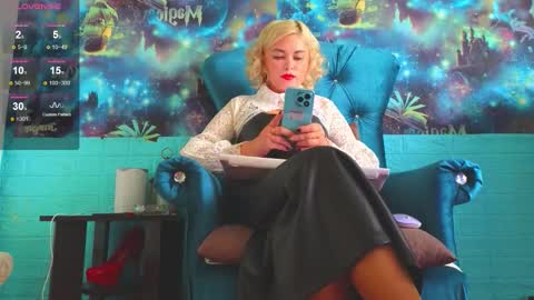 Mrs. Isabella online show from October 10, 5:01 am