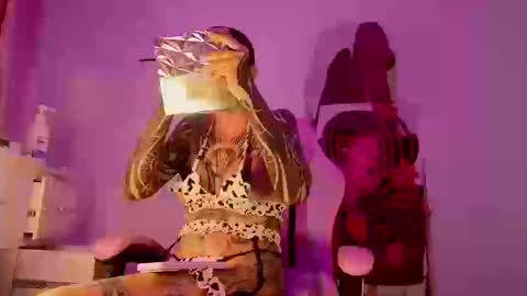 vee online show from March 11, 12:48 am