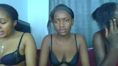 godess_lunah online show from June 25, 5:23 am