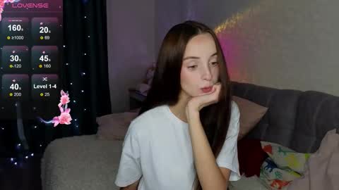 Snapshot of golden_bag chatting on September 30, 10:25 pm Jess online show from September 30, 10:25 pm