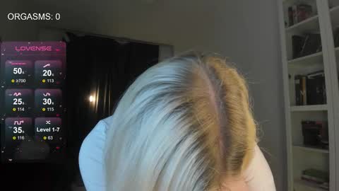 SOPHIE online show from December 15, 10:59 pm