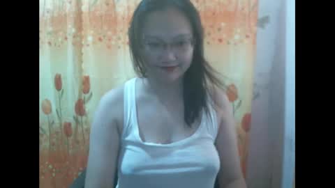 Snapshot of gorgeousmama chatting on January 6, 3:31 am gorgeousmama online show from January 6, 3:31 am