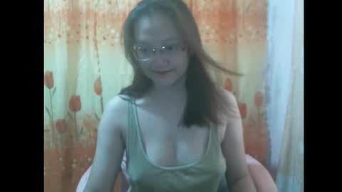 Snapshot of gorgeousmama chatting on October 3, 2:27 am gorgeousmama online show from October 3, 2:27 am