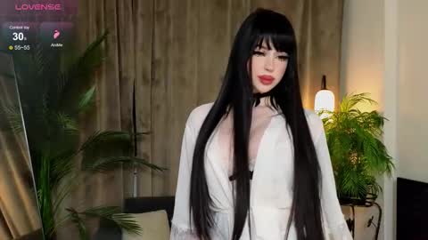 Snapshot of gothica_ chatting on October 17, 10:35 pm Elizabet online show from October 17, 10:35 pm